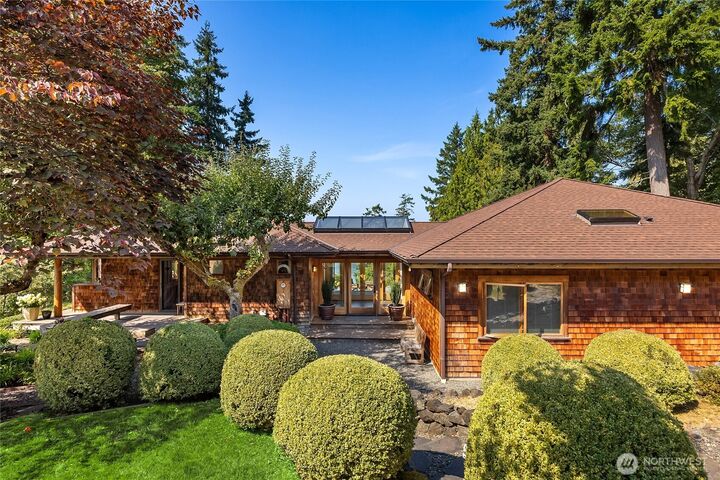 Property Photo:  7777  Hansen Road NE  WA 98110 