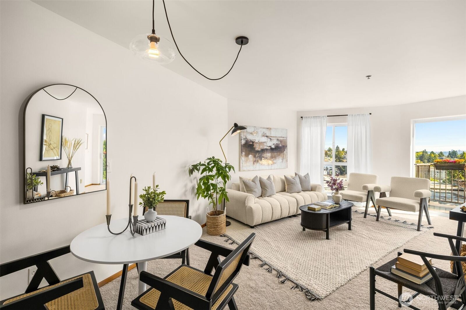 Property Photo: 4020 Aurora Avenue N 411 WA 98103