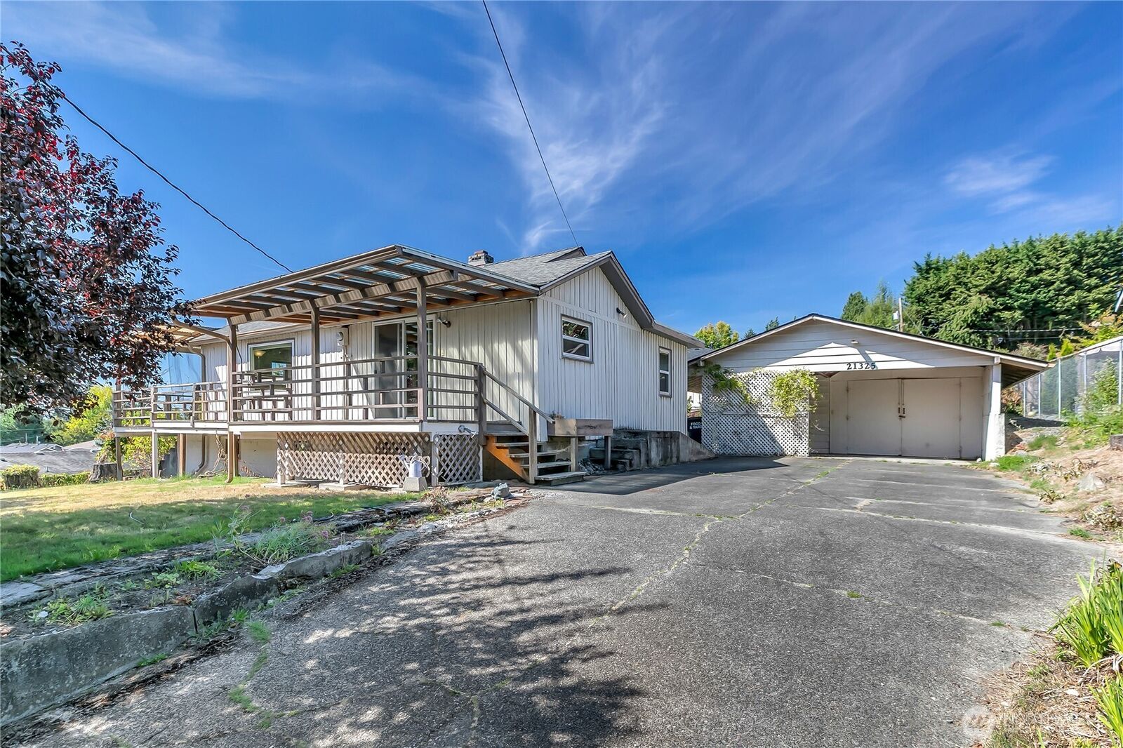 Property Photo: 21325 6th Avenue S WA 98198