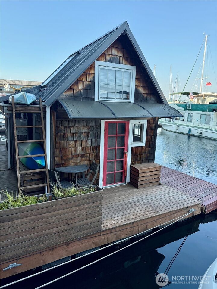 2040  Westlake Avenue N 1B  Seattle WA 98109 photo