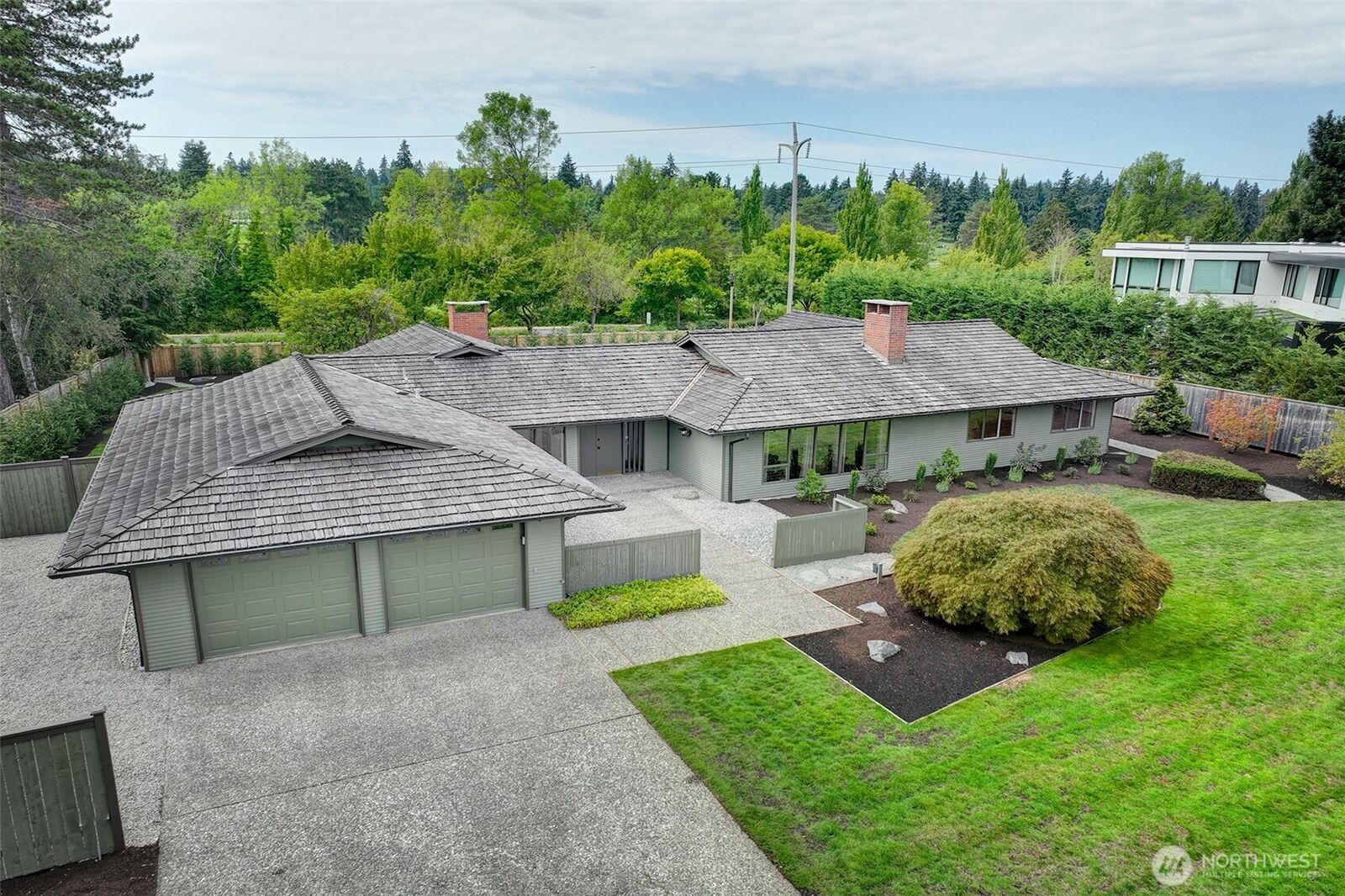 Property Photo: 1615 85th Avenue NE WA 98004