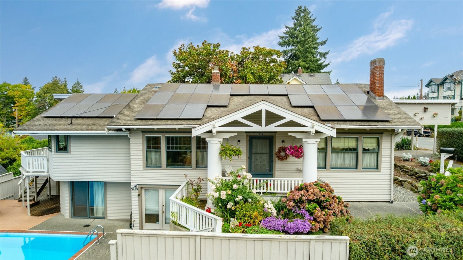 Property Photo:  217 E Division Street  WA 98274 