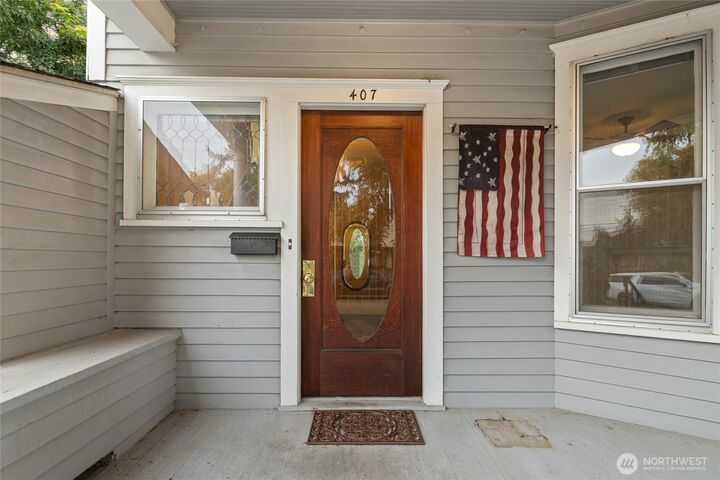 Property Photo: 407 E 2nd Avenue WA 98926