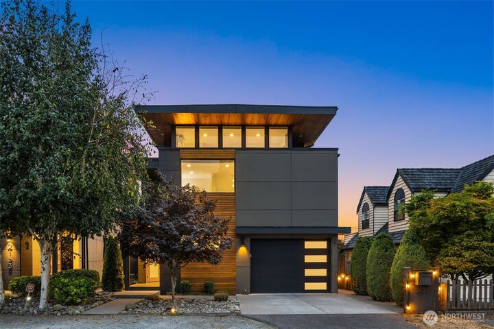 2131  48th Avenue SW  Seattle WA 98116 photo