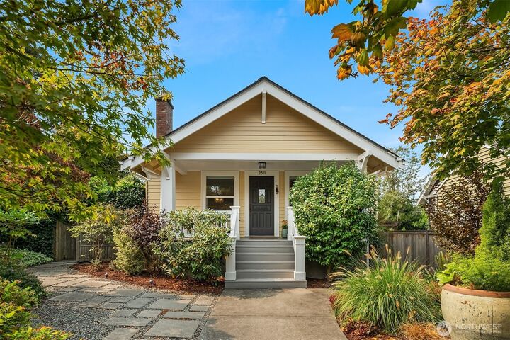 Property Photo:  2311  45th Avenue SW  WA 98116 