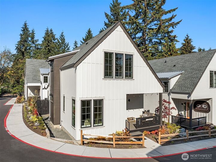 Property Photo: 2218 NE 125th Street WA 98125