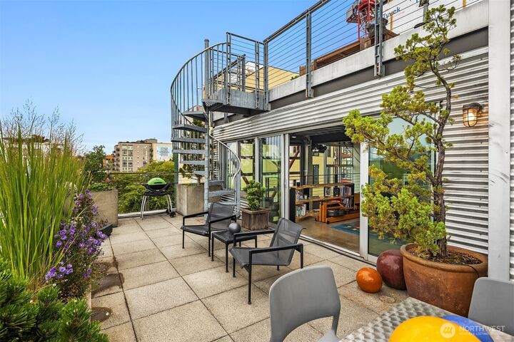 Property Photo:  1310 E Union Street 501  WA 98122 