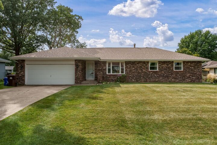 603 S Church Street  Winnebago IL 61088 photo