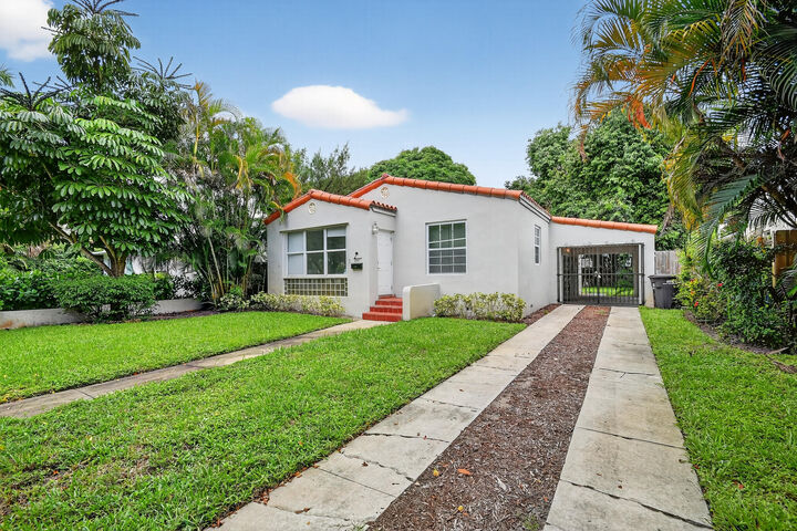 Property Photo: 2817 Poinsettia Avenue FL 33407
