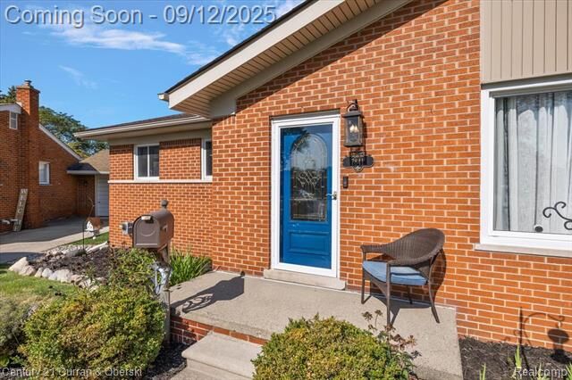 Property Photo:  7841 Randy Drive  MI 48185 