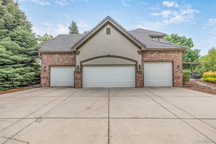 Property Photo:  4170 E Linden Lane  CO 80121