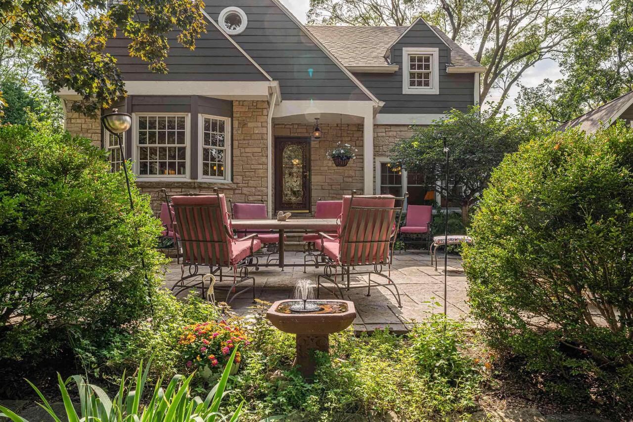 Property Photo:  6233 Countryside Lane  WI 53705