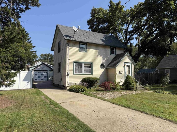 Property Photo:  1345 Forest Avenue  WI 53511 