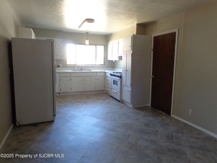 Property Photo:  2305 E 10th Street  NM 87401 