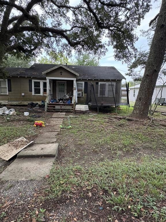 Property Photo:  209 Hewitt Street  LA 70591 