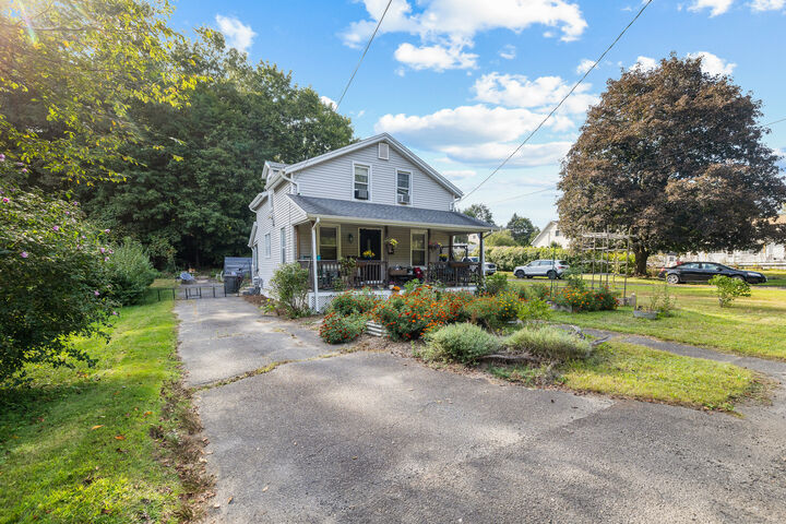 Property Photo:  405 Cherry Street  CT 06770 