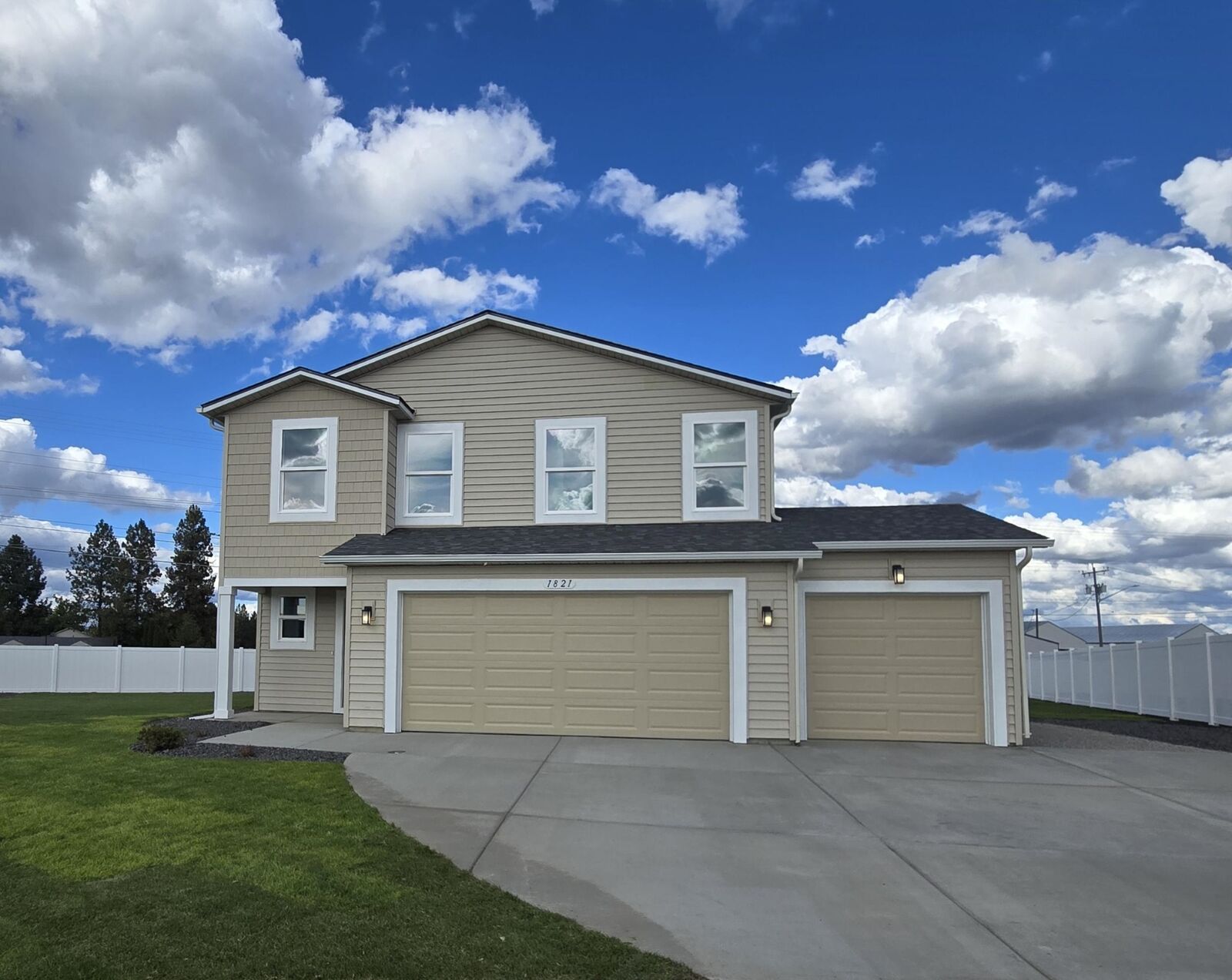 Property Photo:  1821 E A St  WA 99006 