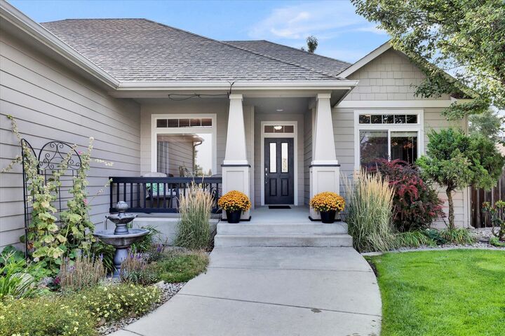 Property Photo:  10203 N Loma St  WA 99208 