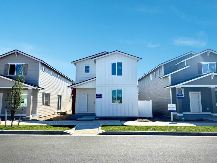 24870 E Coopers Hawk Ln  Liberty Lake WA 99019 photo