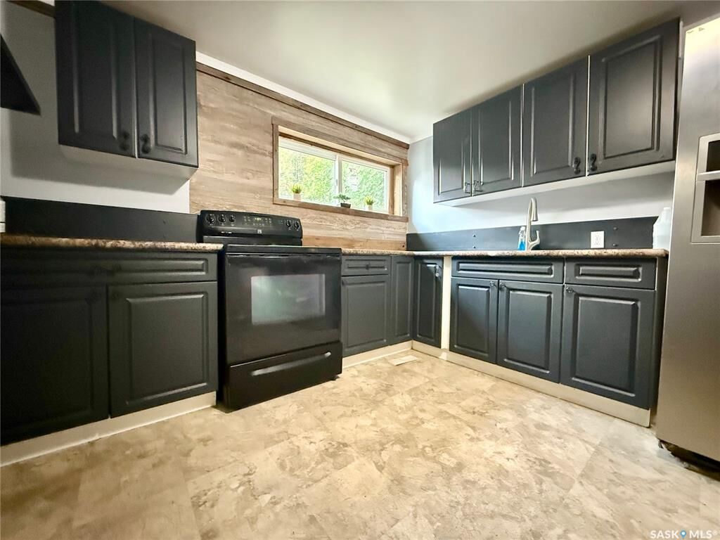 Property Photo: 536 6th Street SK S0K 2A0