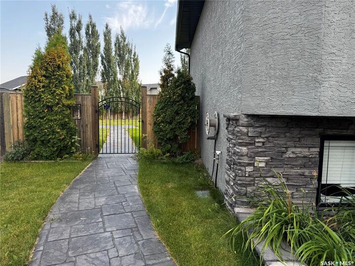 Property Photo:  334 Rempel Bay  SK S7T 0J3 