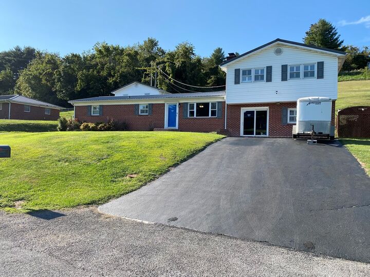 Property Photo:  391 Maid St  VA 24637 