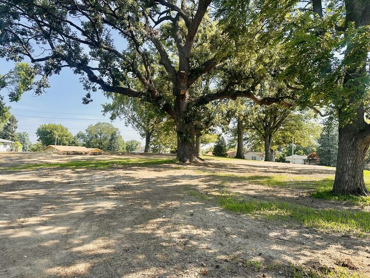 Property Photo: 910 N Locust Street IA 51534