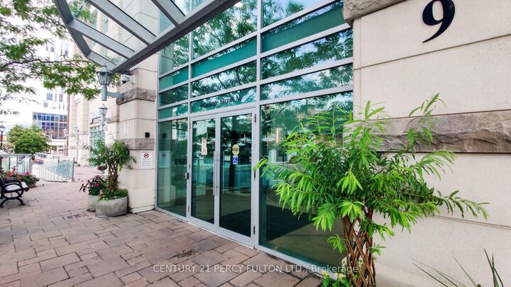 Property Photo:  9 George Street N 1612  ON L6X 0T6