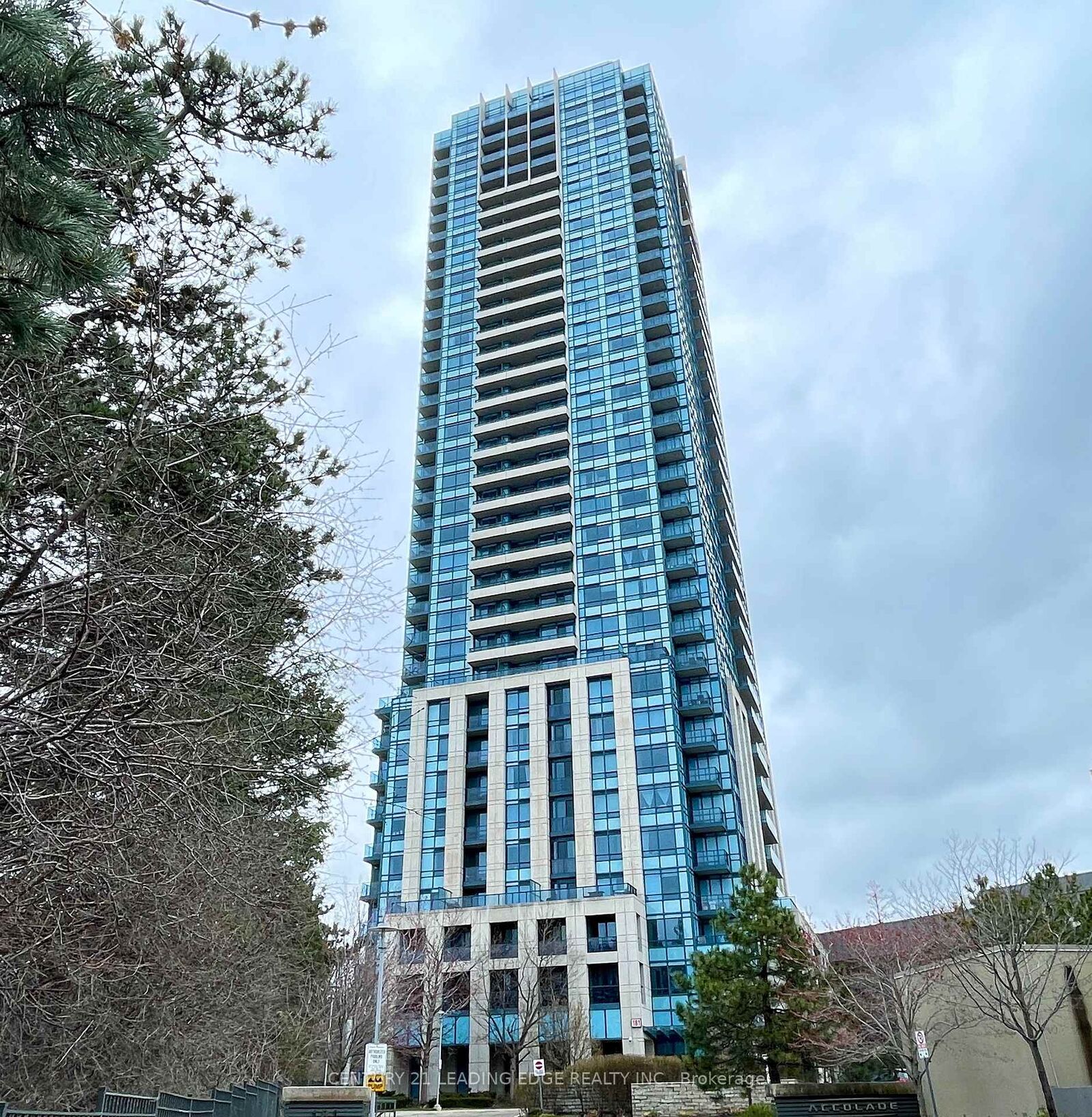 Photo de la propriété:  181 Wynford Drive 1905  ON M3C 0C6 