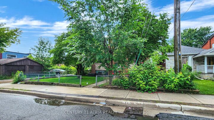 Property Photo:  11 Evans Avenue 6  ON M8Z 1H4 