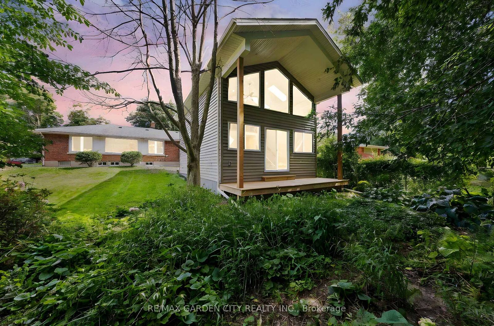 Property Photo:  34 Kenworth Drive  ON L2M 4S2 