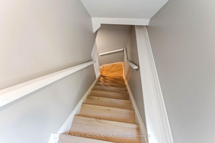 Photo de la propriété:  427 Grassland Terrace B  ON K1E 2S1 