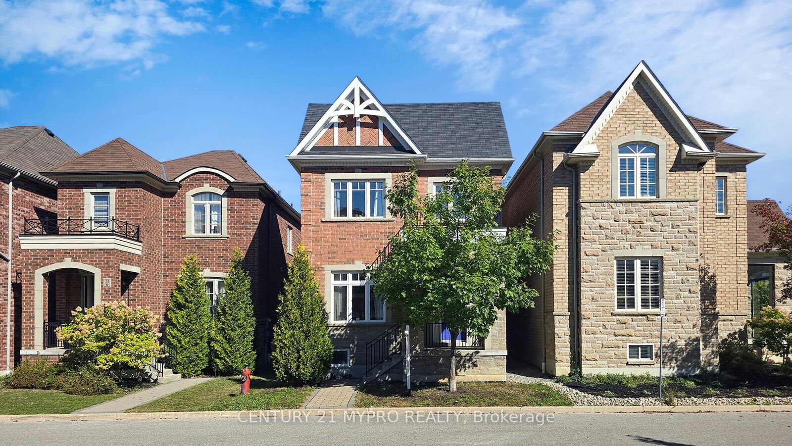 Property Photo:  26 Plantain Lane  ON L4E 1B9