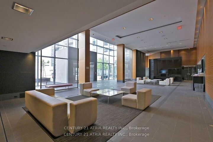 Property Photo: 125 Village Green Square 2405 ON M1S 0G3