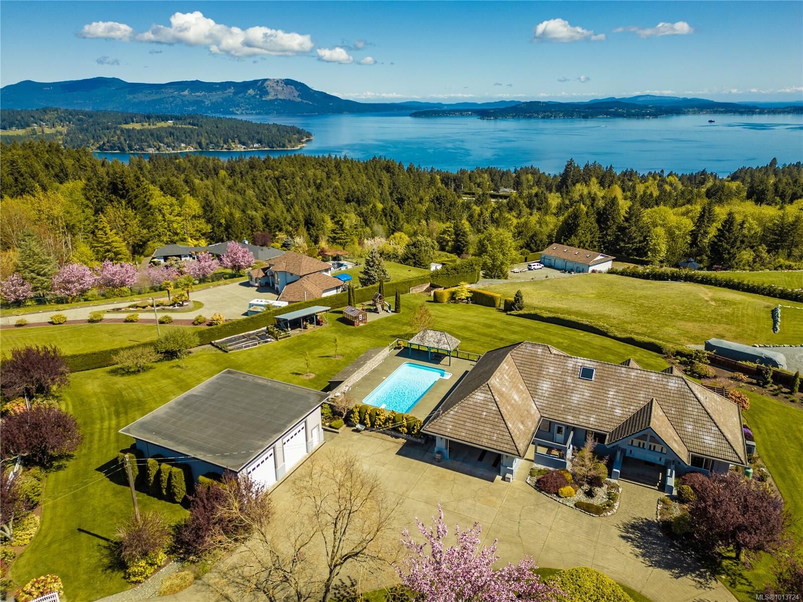 Property Photo:  2321 Boulding Rd  BC V0R 2P0 