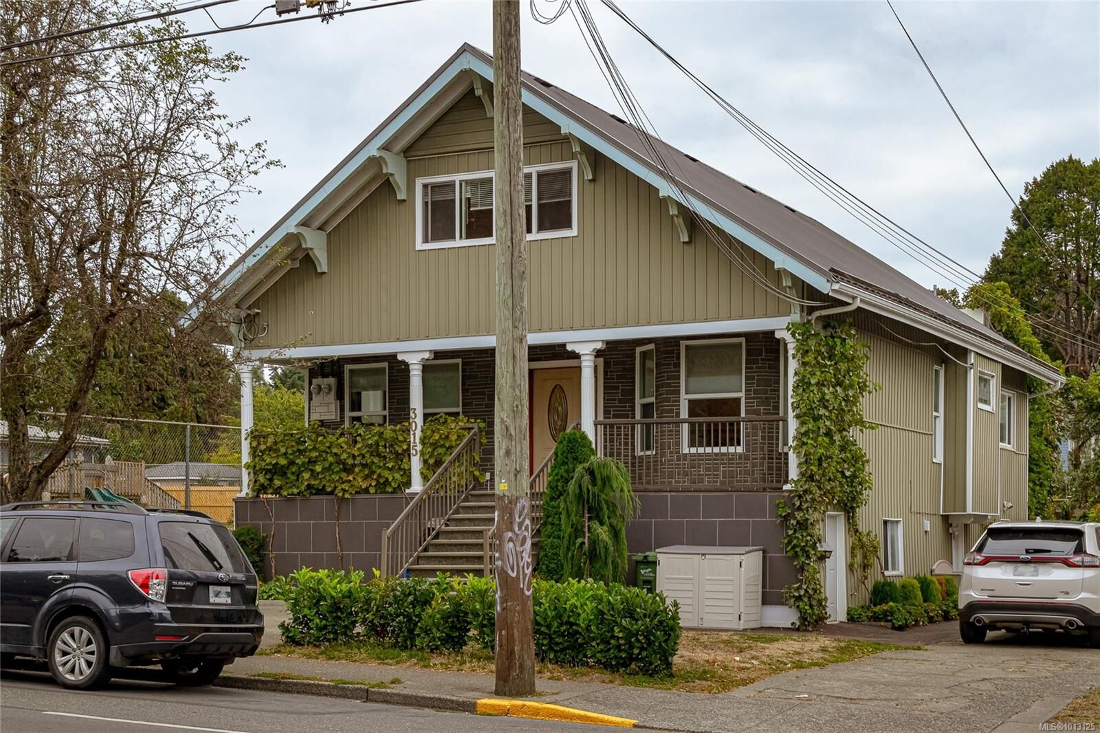 Property Photo:  3015 Quadra St  BC V8T 4G2 