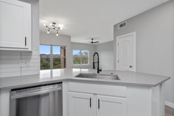 2320 Gracy Farms Lane 1423  Austin TX 78758 photo