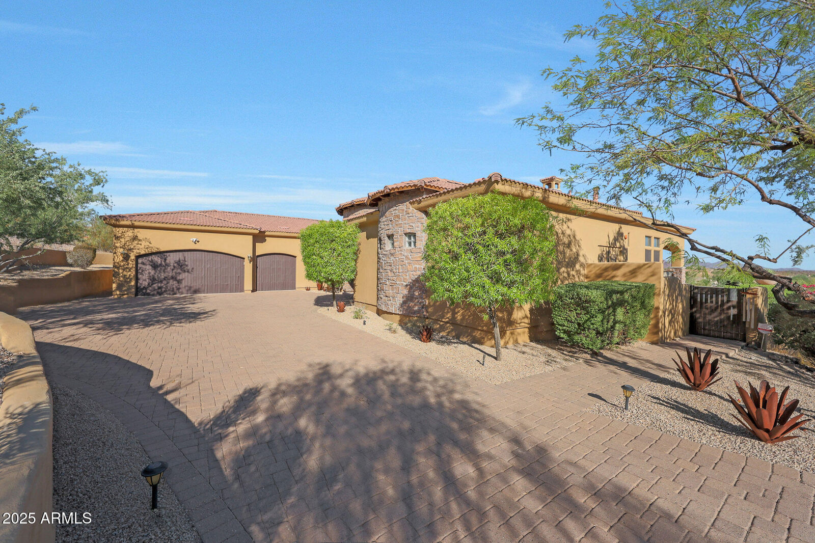 Property Photo:  9631 N Jagged Circle  AZ 85268 