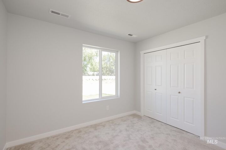 Property Photo:  858 N Mirror Creek Way  ID 83642 