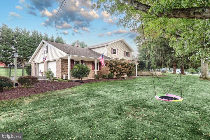 Property Photo:  420 Greenway Drive  PA 17356 