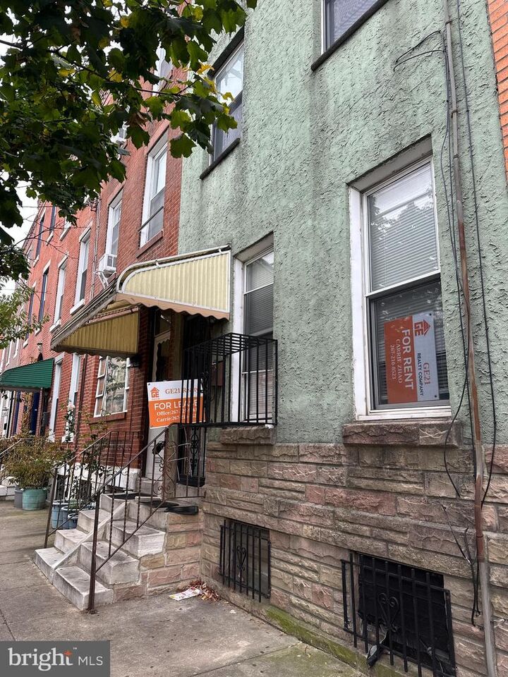 638 Reed Street  Philadelphia PA 19147 photo