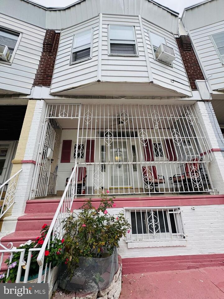 Property Photo: 322 E Cornwall Street PA 19134