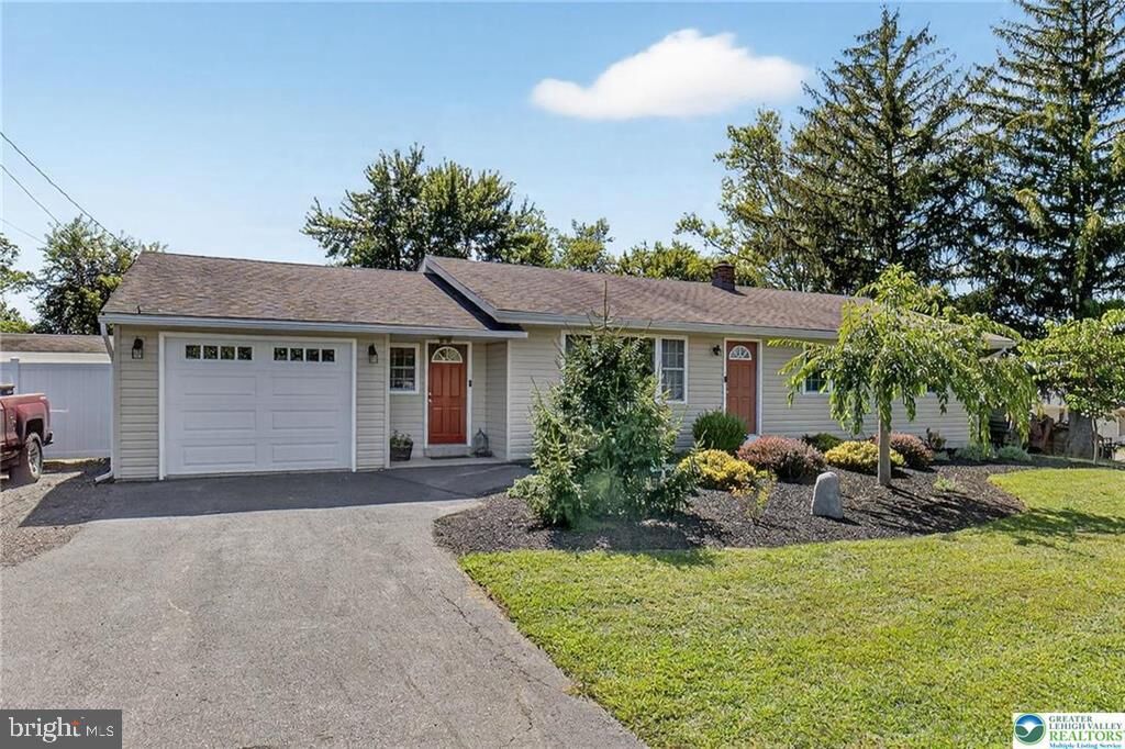 Property Photo:  1066 Doylestown Pike  PA 18951 