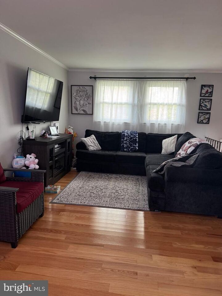 Property Photo:  8517 Locust Grove Drive  MD 20707 