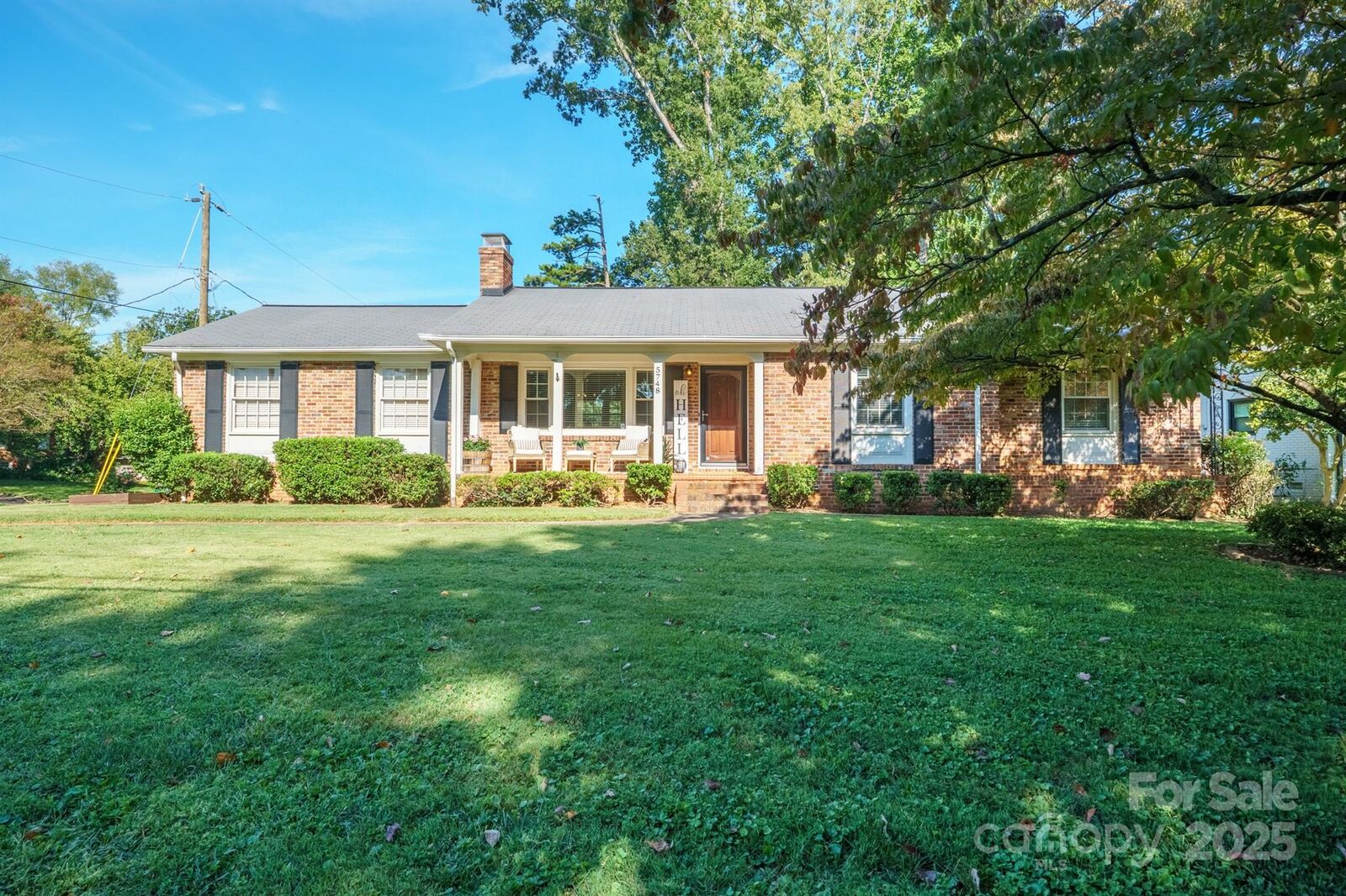 Property Photo:  5748 Farmbrook Drive  NC 28210 