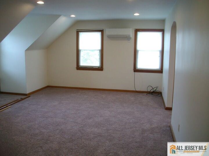 Property Photo:  6 Linwood Place  NJ 08902 