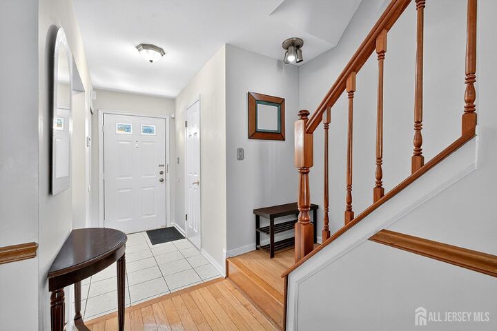 Property Photo:  78 Albury Way  NJ 08902 