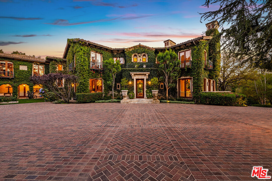 Property Photo: 1550 Amalfi Dr CA 90272