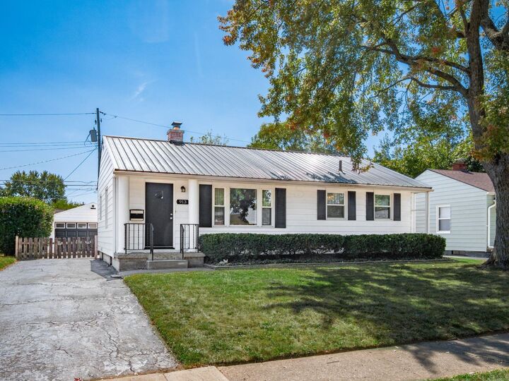 Property Photo: 913 Pauline Avenue OH 43224