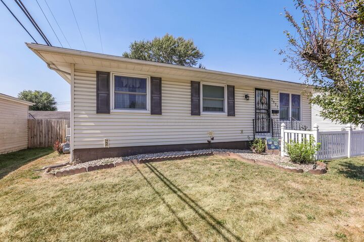 Property Photo:  3927 Frazier E Road  OH 43207 